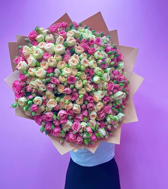 Фото Букет из 75 кустовых роз - 4