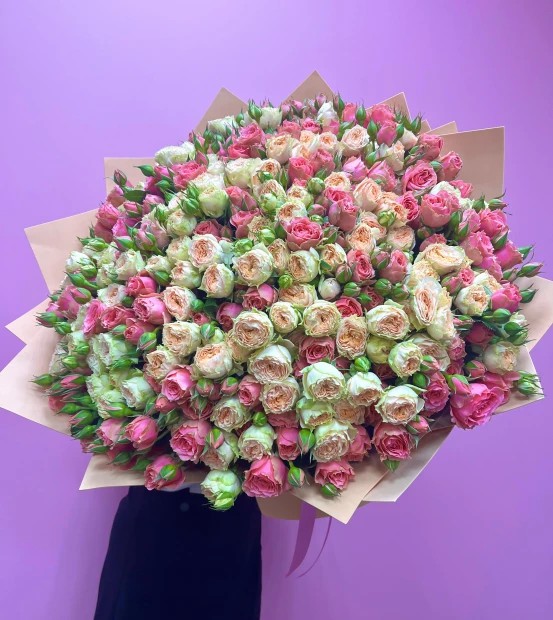 Фото Букет из 75 кустовых роз - 3