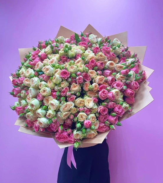 Фото Букет из 75 кустовых роз - 2